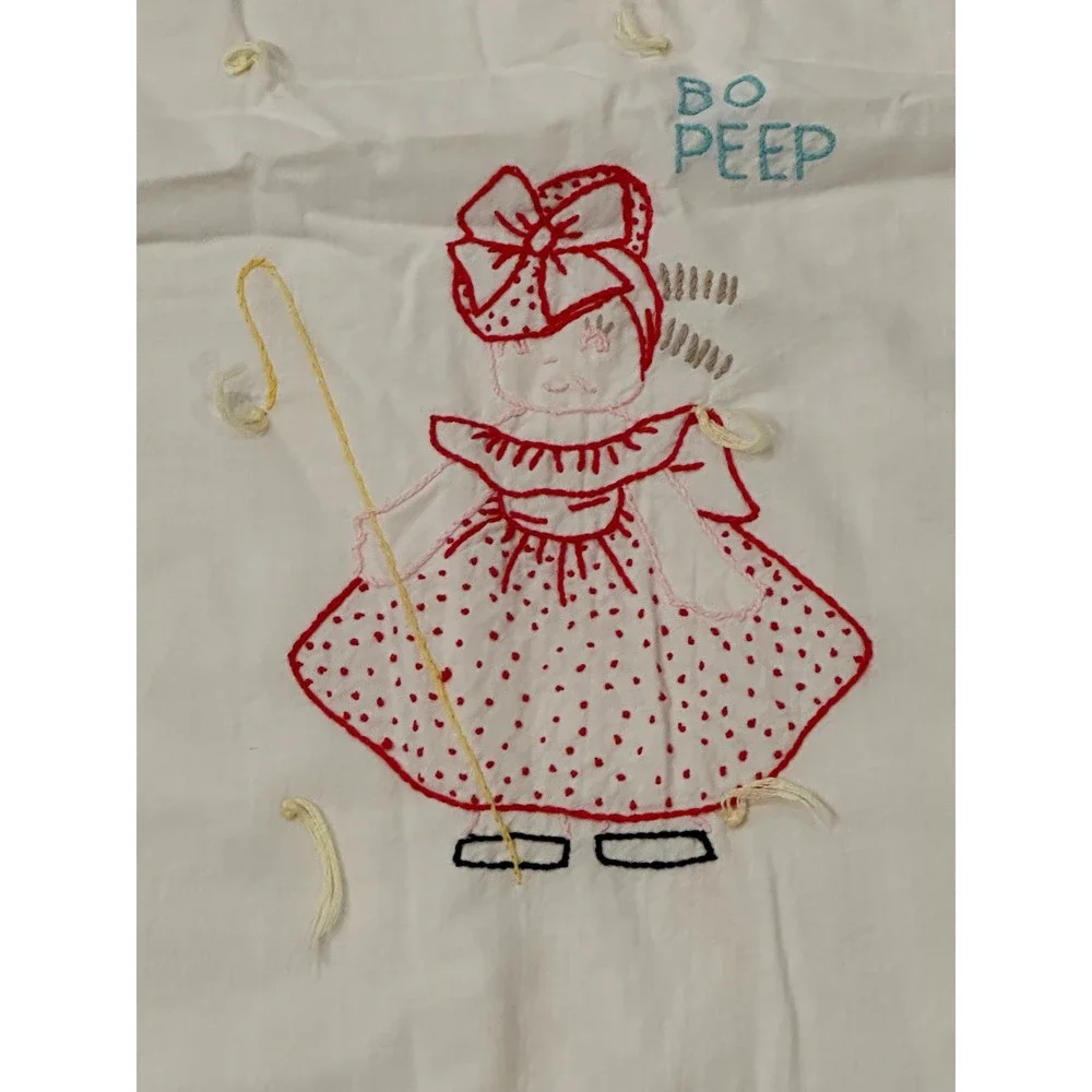 Unbranded Nursery Rhyme Baby Bed Blanket White Hand Embroidered Vintage Style